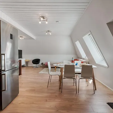 3 Bedroom In Heart Of Apartmán Bergen