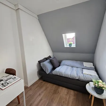 Apartment 3 Bedroom In Heart Of