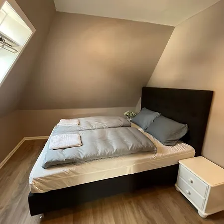 Apartment 3 Bedroom In Heart Of