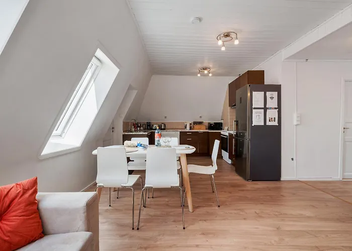 3 Bedroom In Heart Of برغن